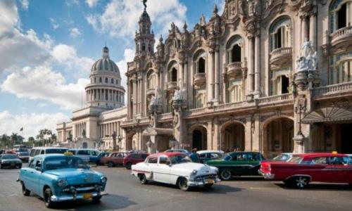 american-cars-capitolio-building-havana-cuba-3march14-alamy_1440x9601.jpg
