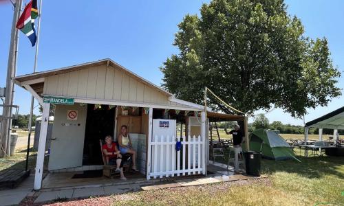 Carolyn & Brenda on the stop