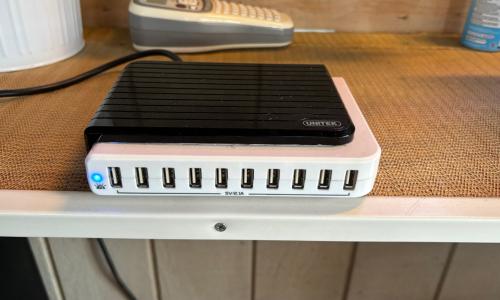 USB Multipoert chargers in the campsite